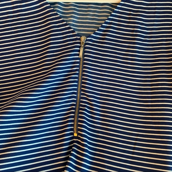 Express silky v neck with zipper | blue white stripe | medium - Picture 4 of 5